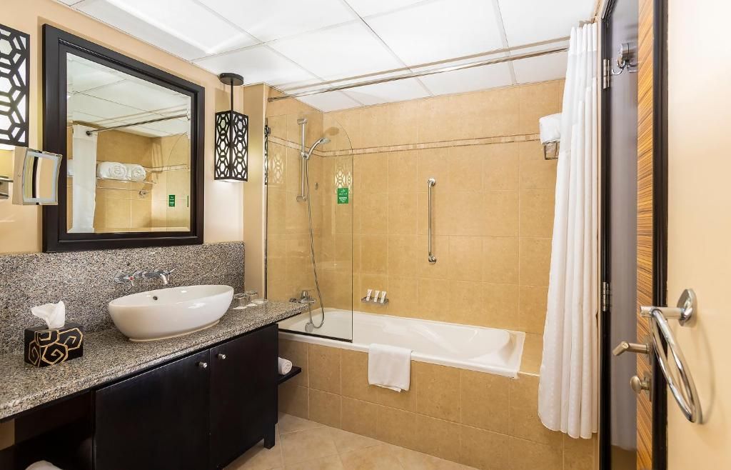 Holiday Inn Dubai Al Barsha фото 38