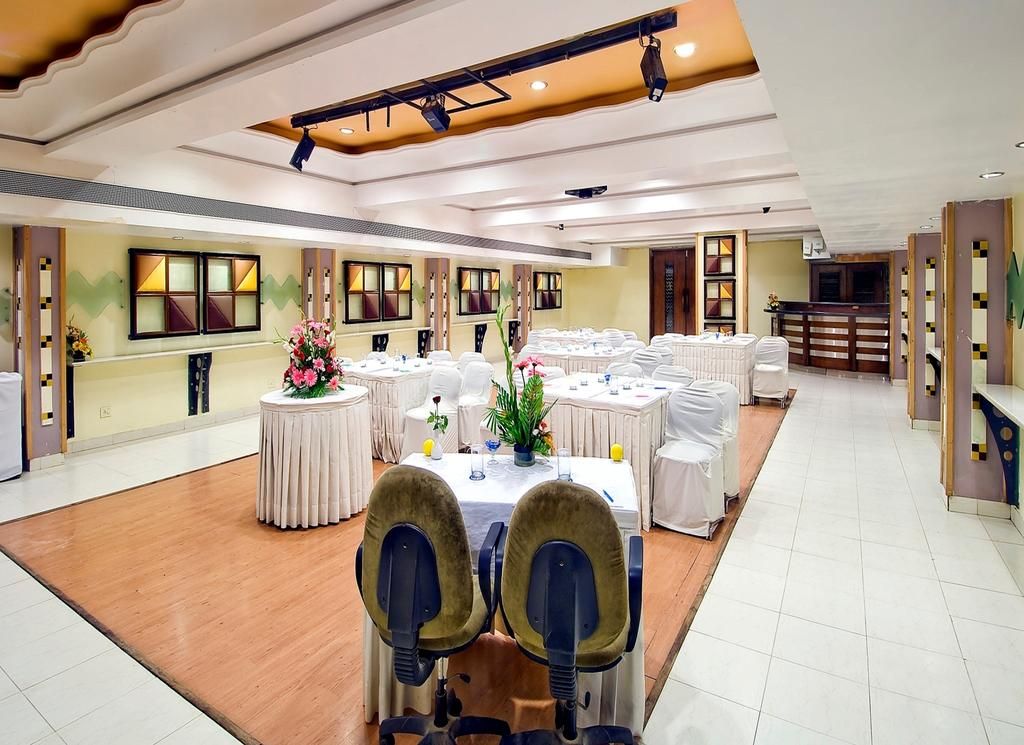 Sarovar Portico Ahmedabad фото 15
