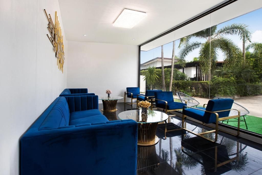 Andaman Seafront Villa Phuket фото 9