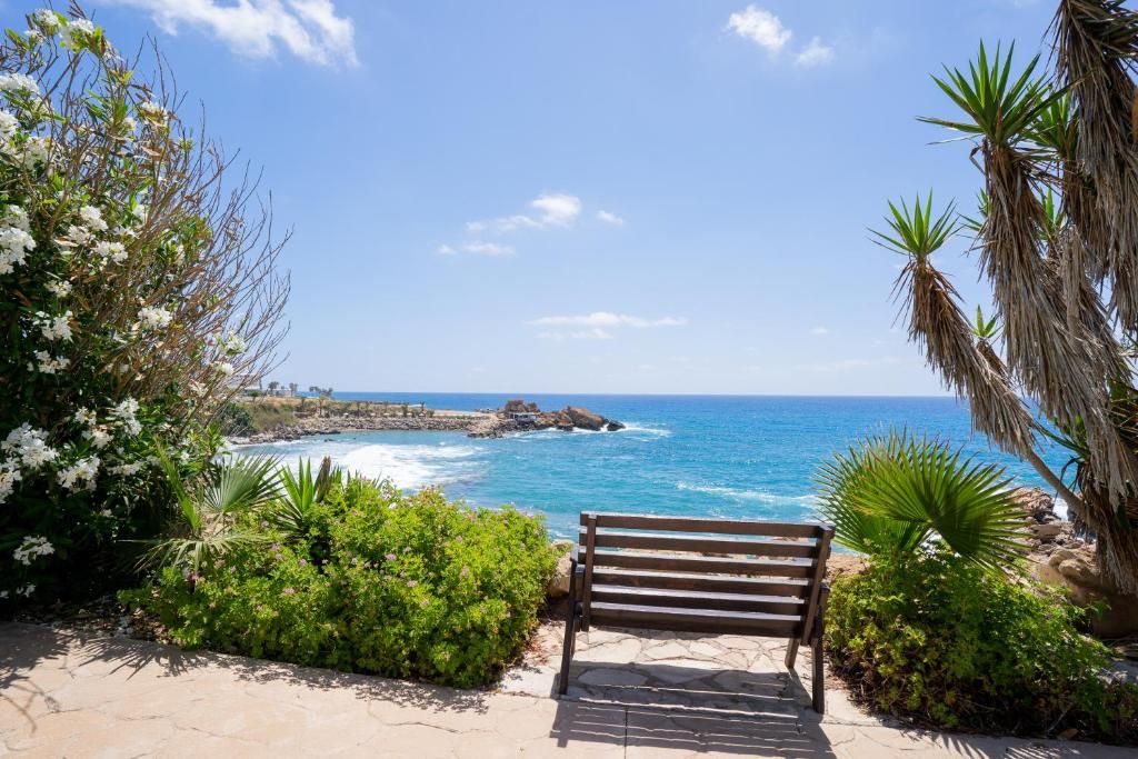 Vrachia Beach Hotel & Suites фото 10