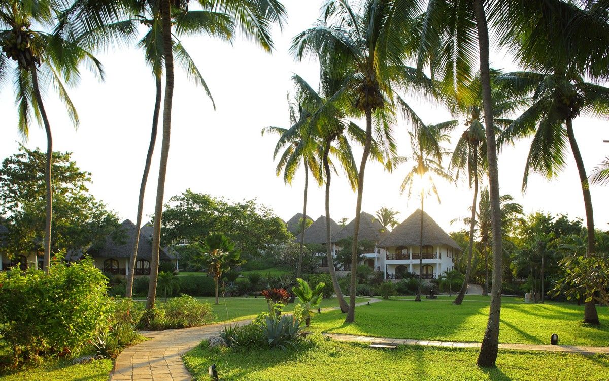 Bluebay Beach Resort & Spa фото 36