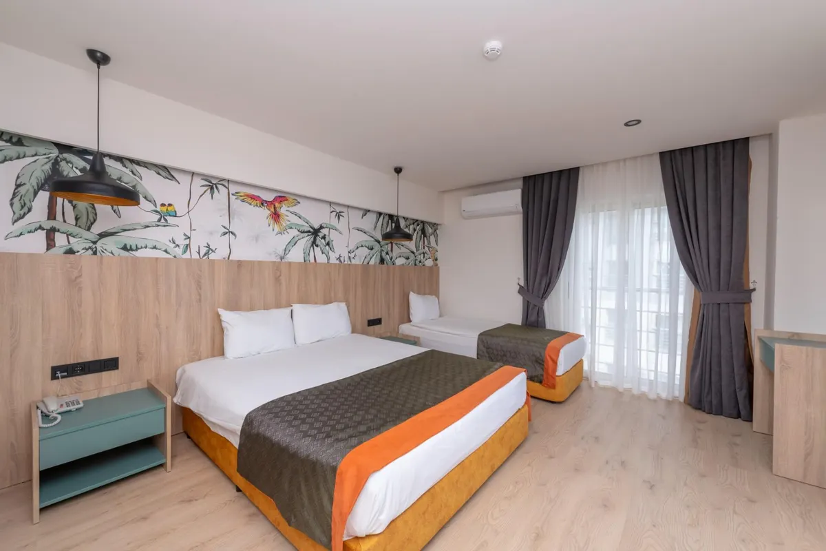 Lims Bona Dea Beach Hotel фото 2