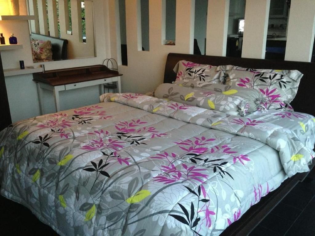 Karon Cliff Bungalows фото 11