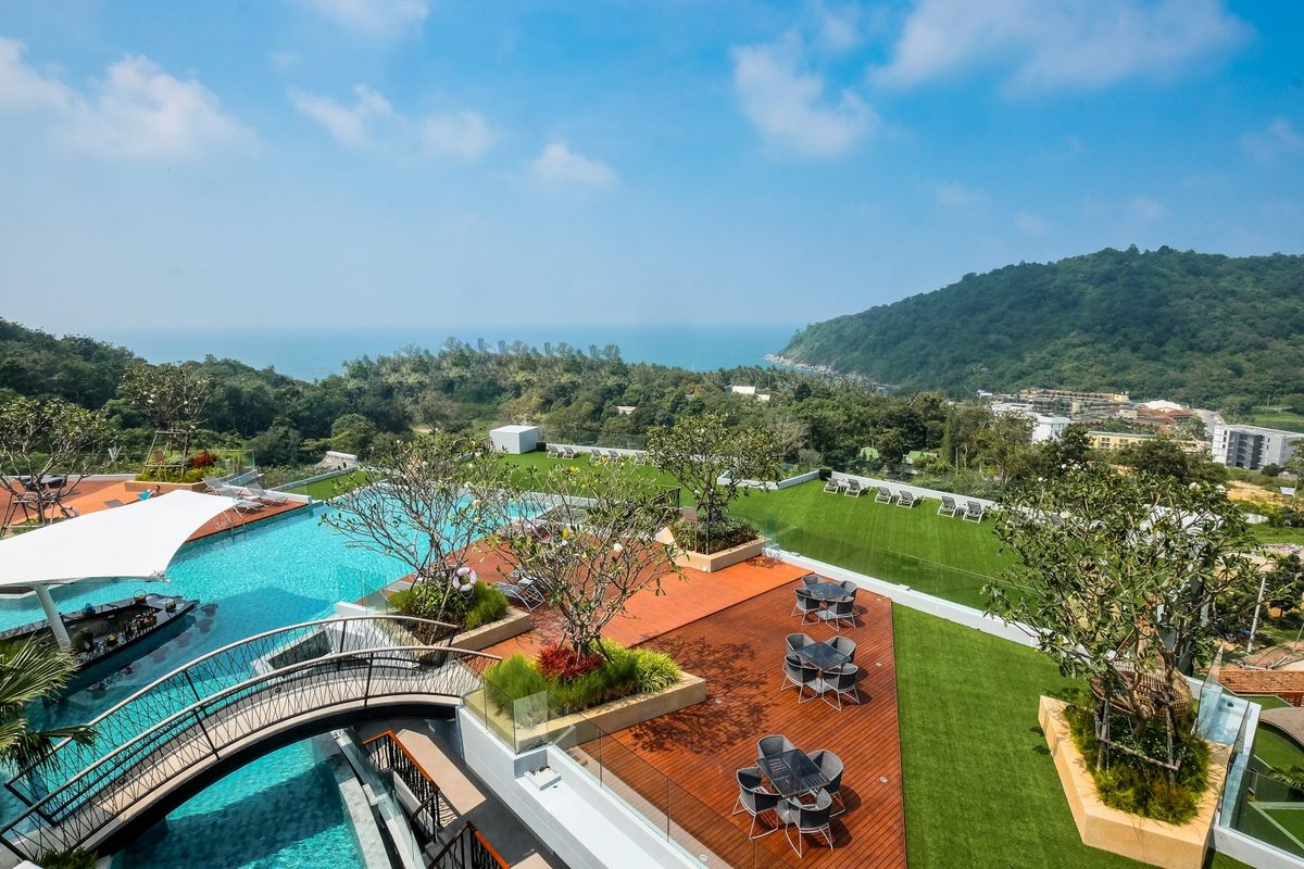 Crest Resort & Pool Villas фото 21