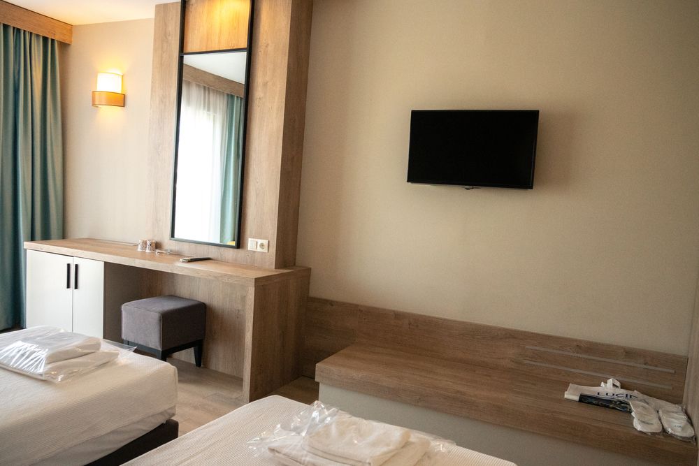 Lucida Beach Hotel фото 114