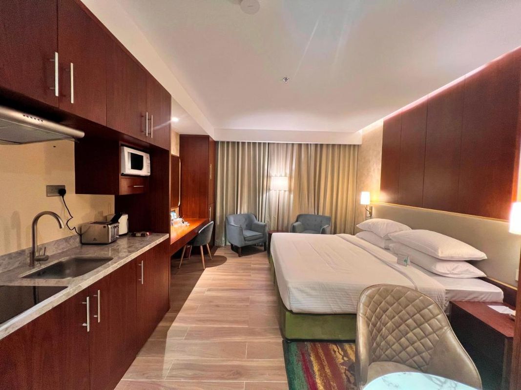 City Seasons Suites фото 3