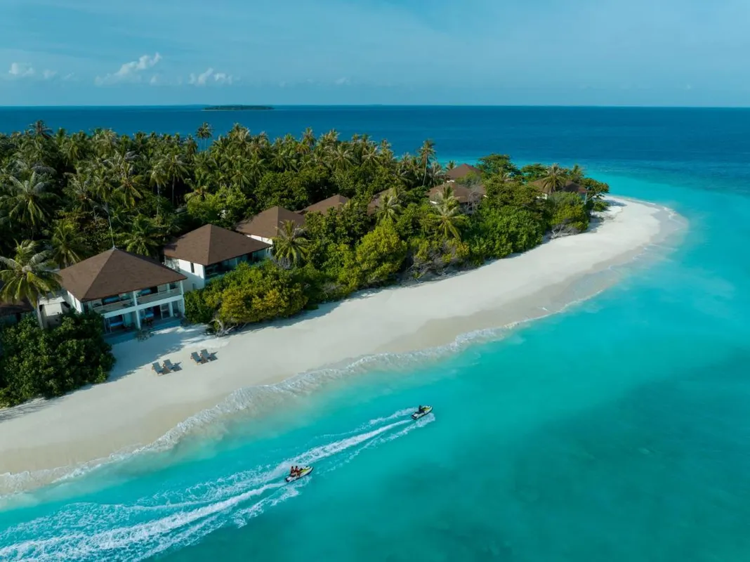 Avani+ Fares Maldives Resort фото 2