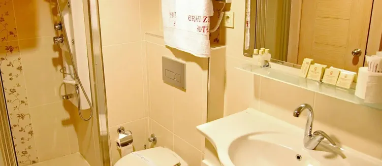 Фото отеля Grand Zeybek Hotel