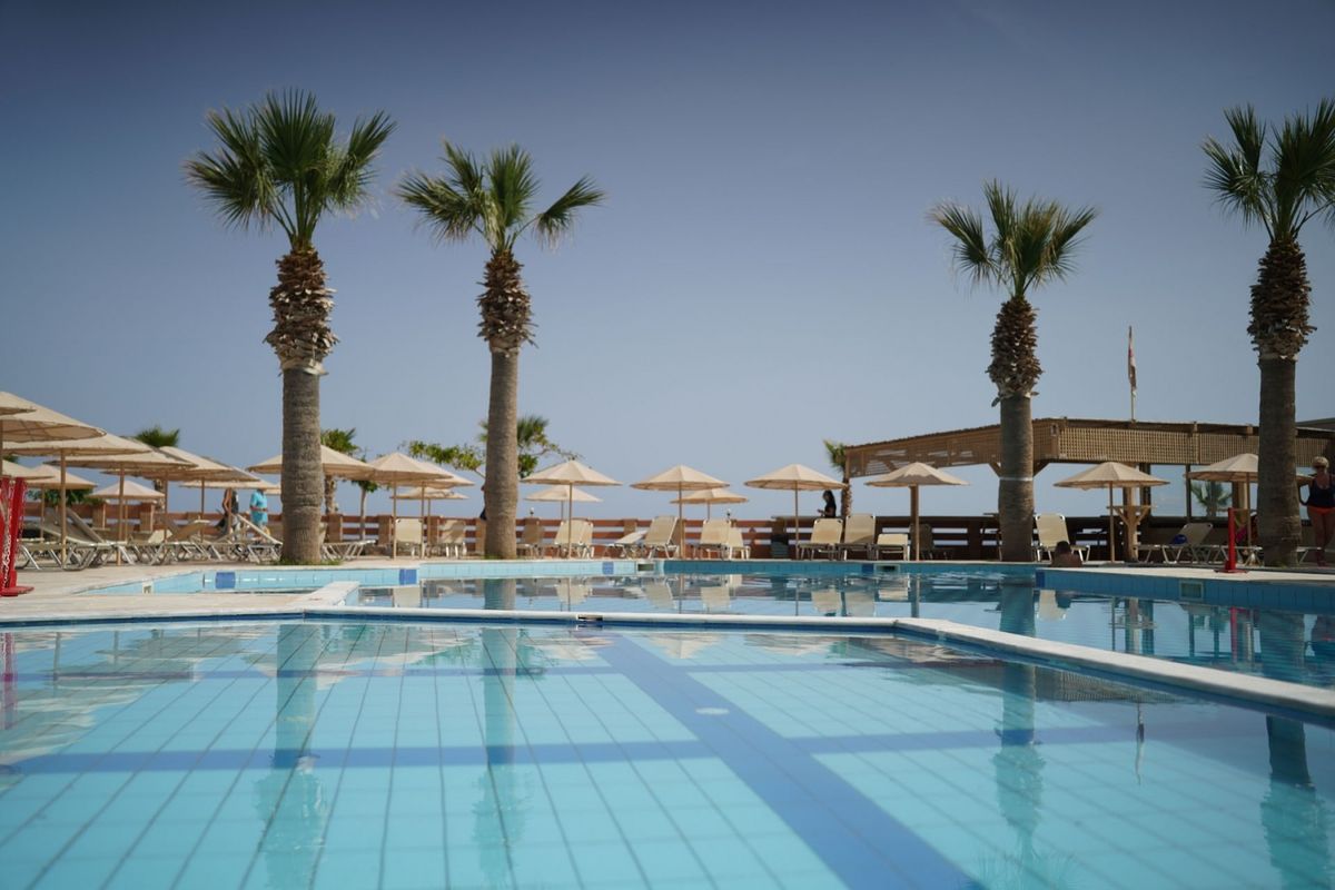 Eri Beach & Village Hotel фото 9