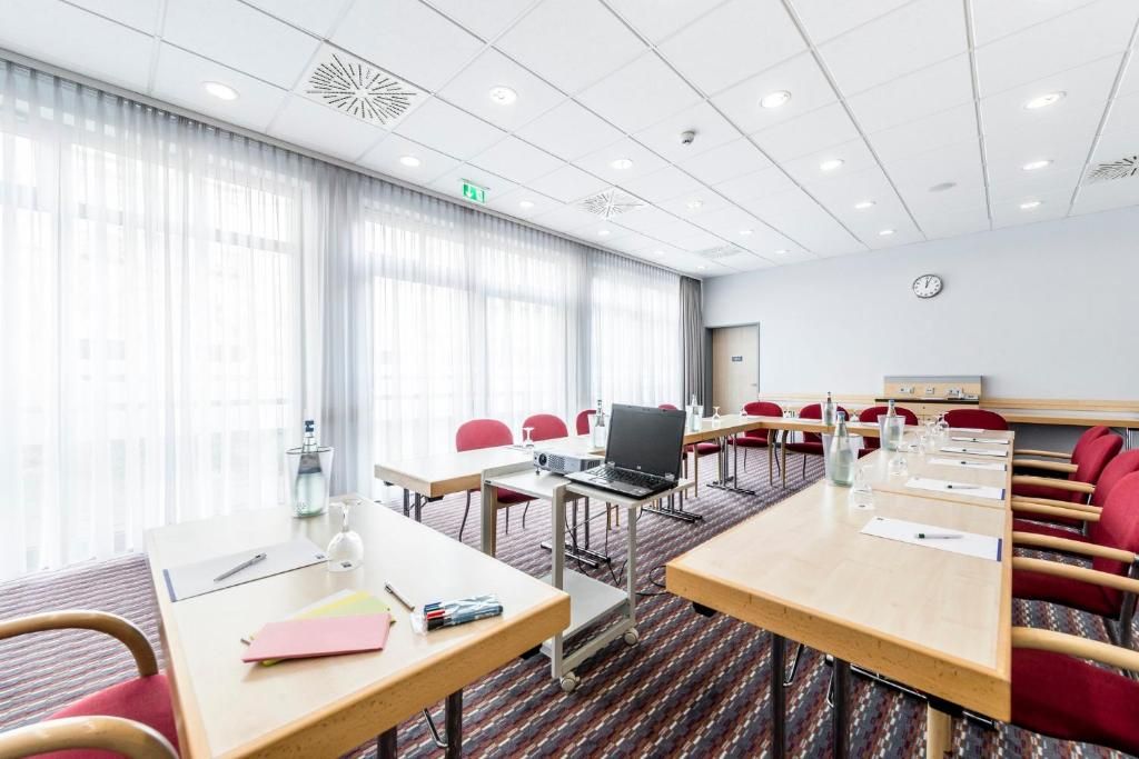 Holiday Inn Express Berlin City Centre, an IHG Hotel фото 41