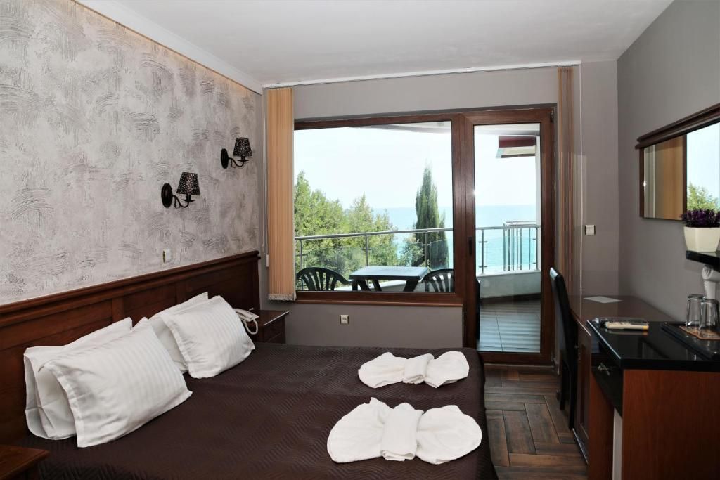 Petrov Family Hotel фото 26