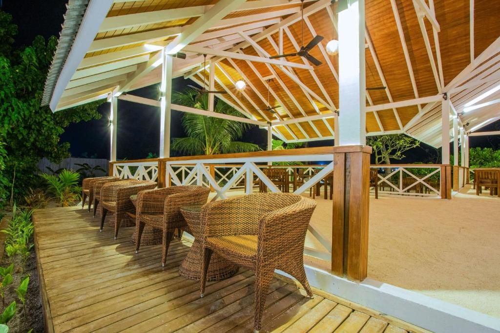 Beach Hotel Guraidhoo фото 6