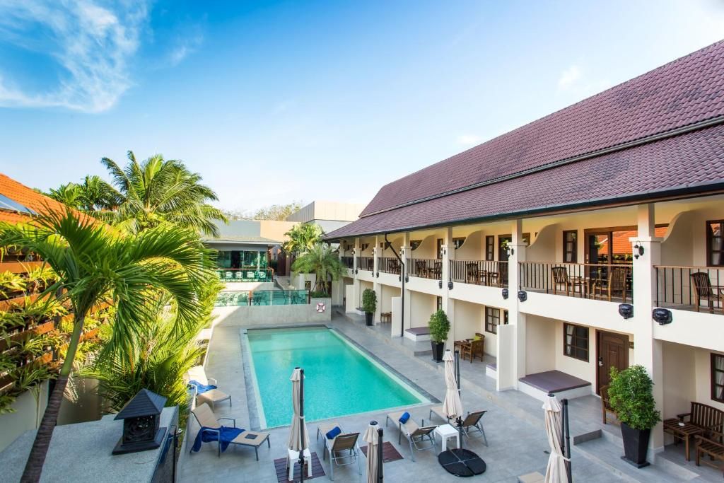 Naiya Buree Resort at Nai Harn Beach фото 0