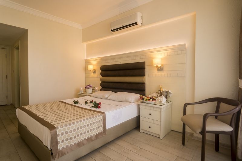 Hotelus Royal фото 1