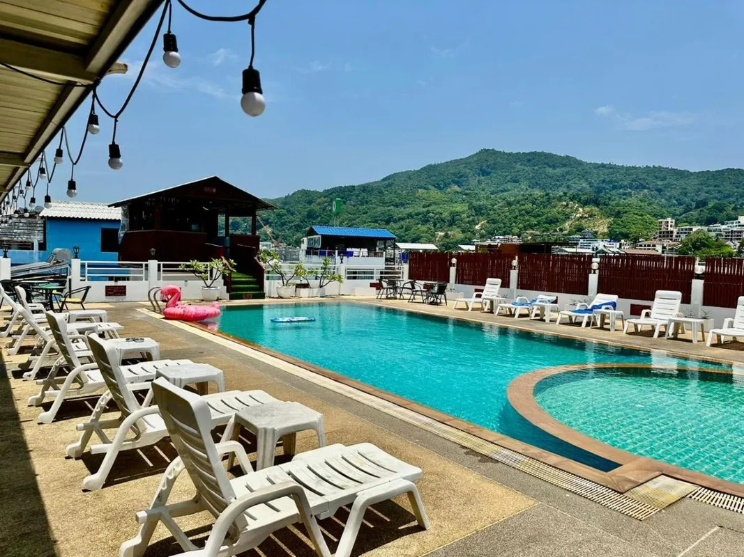 Issara Patong Beach фото 1