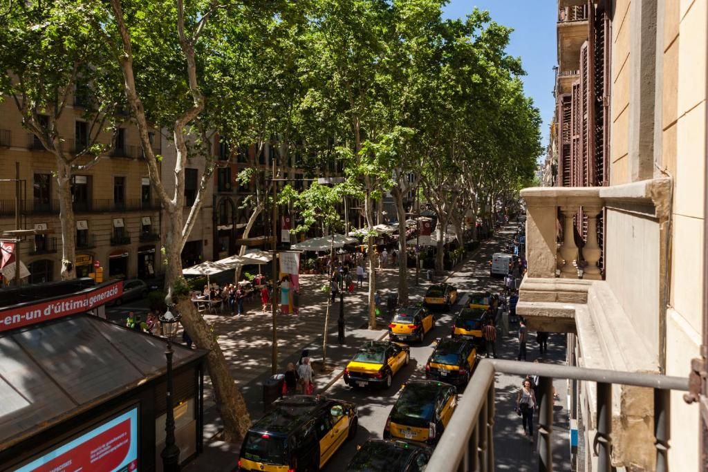Las Ramblas Passatge Bacardi Apartments фото 18