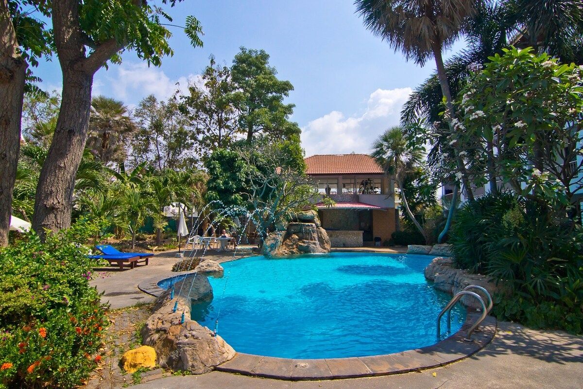 Bella Villa Pattaya 3rd Road фото 9