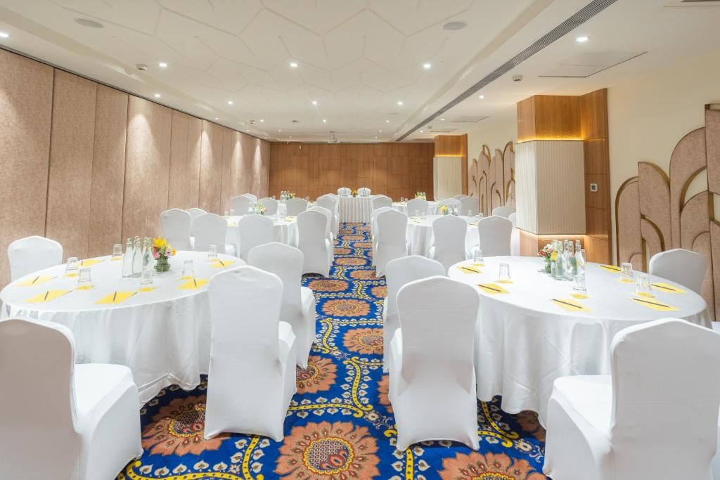 Golden Tulip Hotel Jaipur фото 47