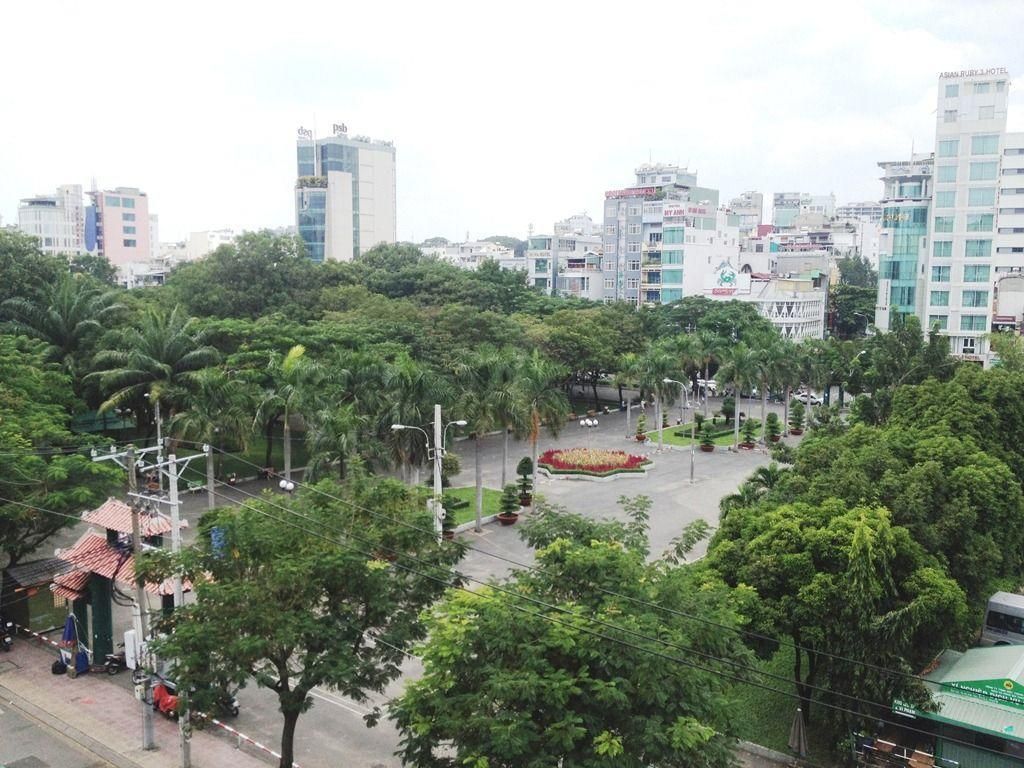 Liberty Hotel Saigon Greenview фото 4