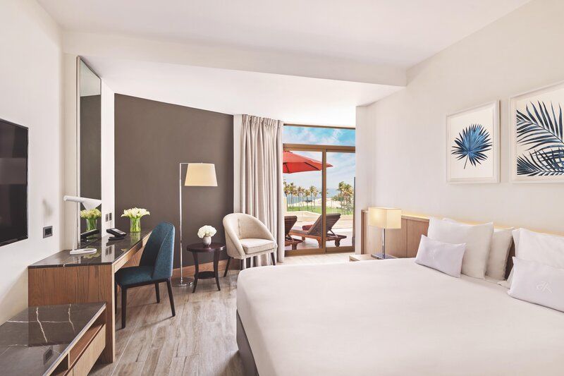 JA Beach Hotel фото 4