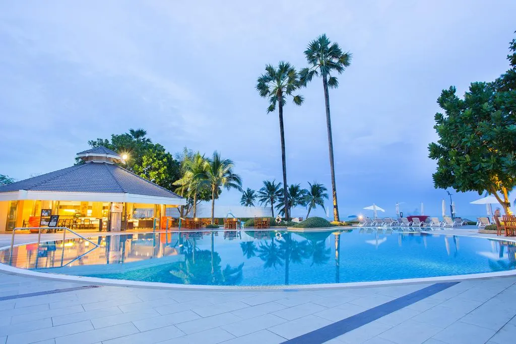 Novotel Rayong Rim Pae Resort фото 0