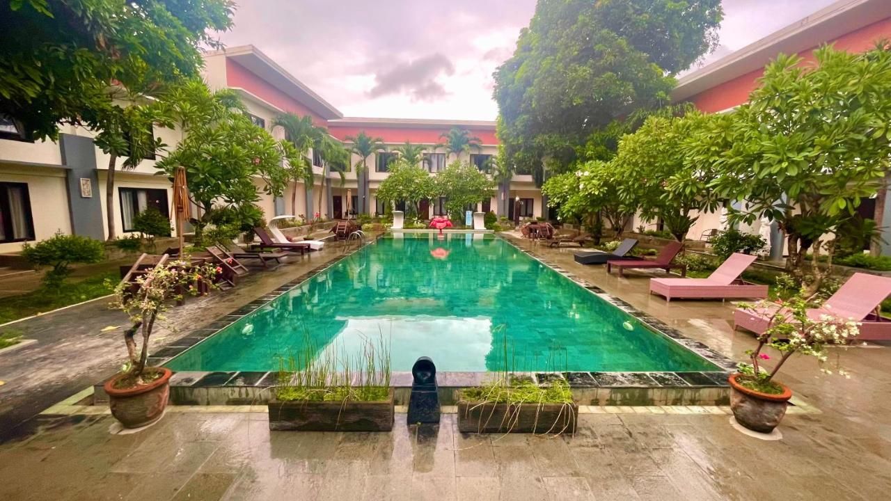 Ozz Hotel Kuta Bali фото 0