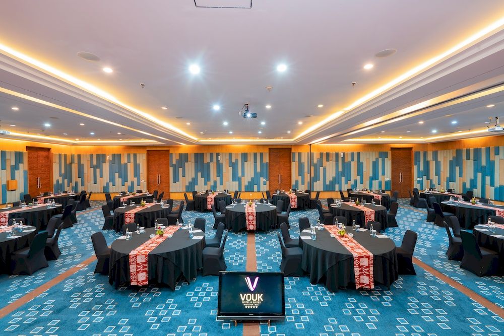 Vouk Hotel & Suites фото 86