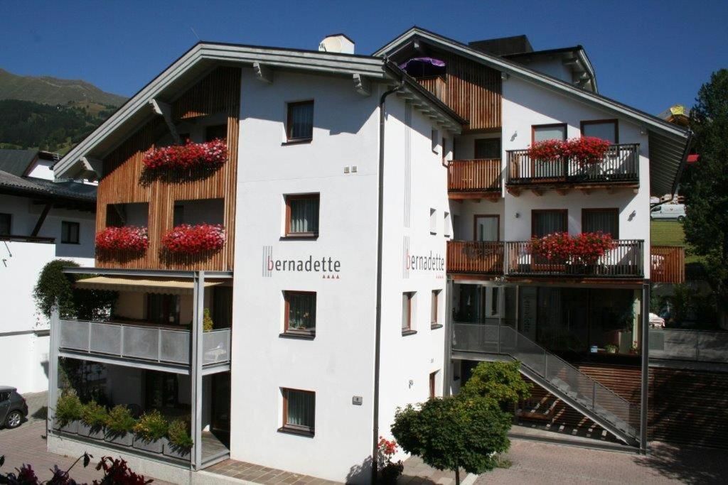 Hotel Garni Bernadette фото 2