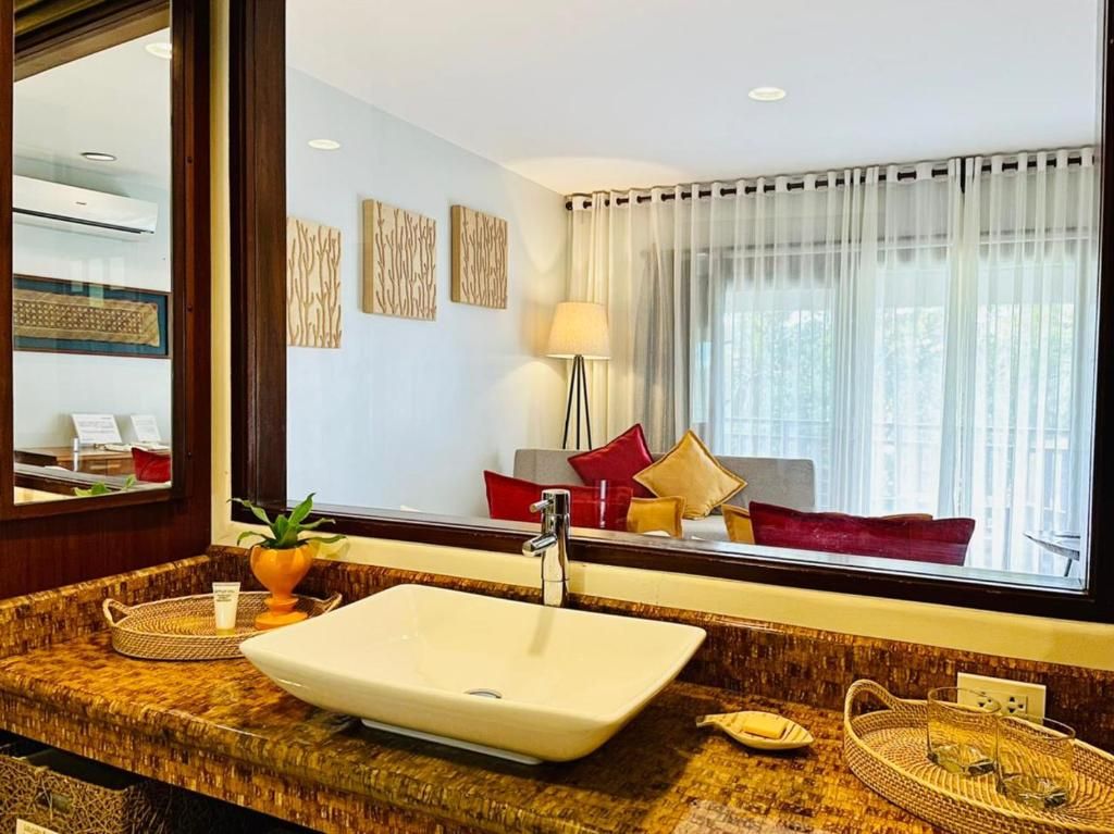 Amun Ini Beach Resort & Spa фото 24
