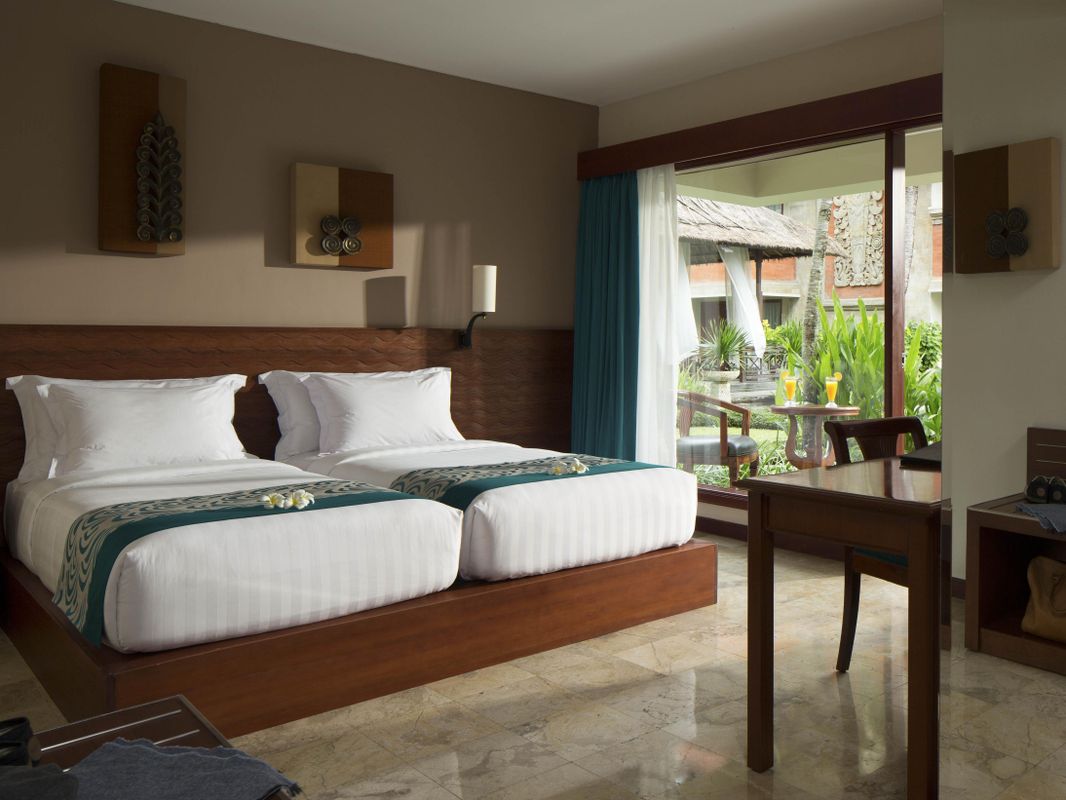 White Rose Kuta Resort - Villas & Spa фото 13