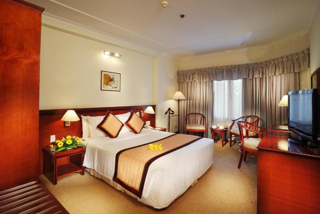First Hotel фото 0