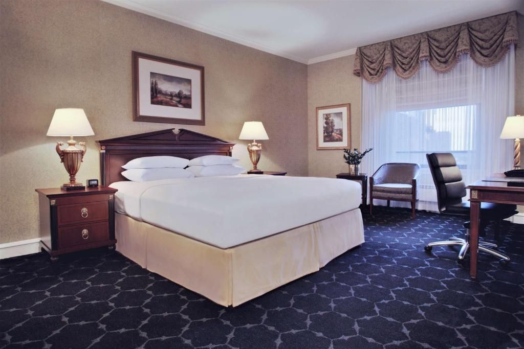 The Drake, A Hilton Hotel фото 11