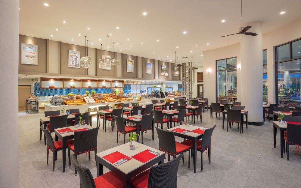 Deevana Plaza Phuket фото 52
