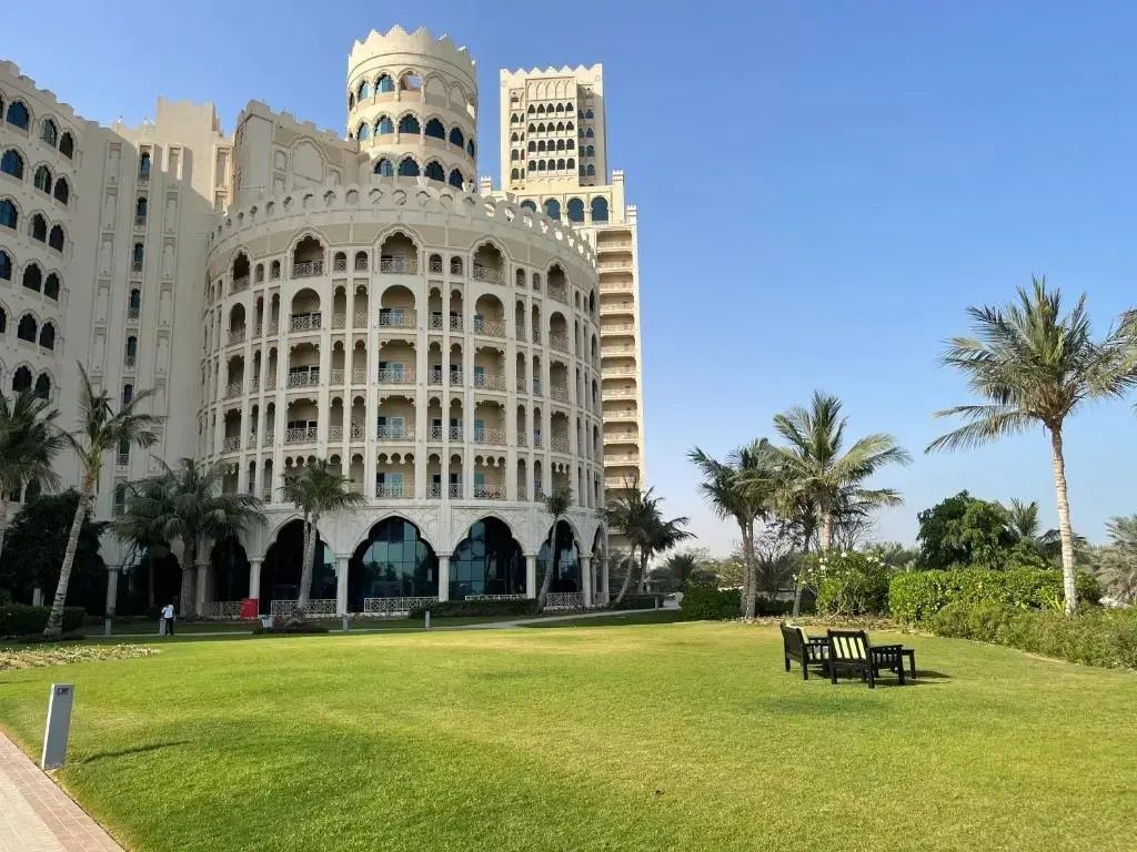 Апарт-отель Al Hamra Palace At Golf&Sea фото 7