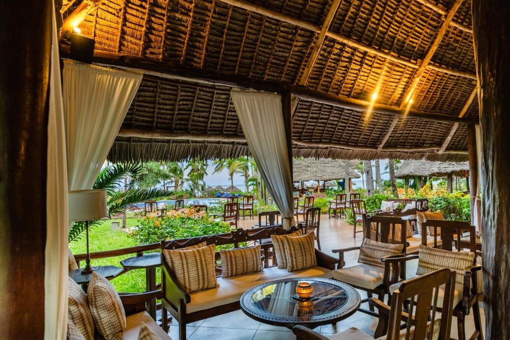 Breezes Beach Club and Spa фото 16