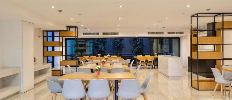 Фото отеля Fourium Pattaya Hotel & Serviced Residence