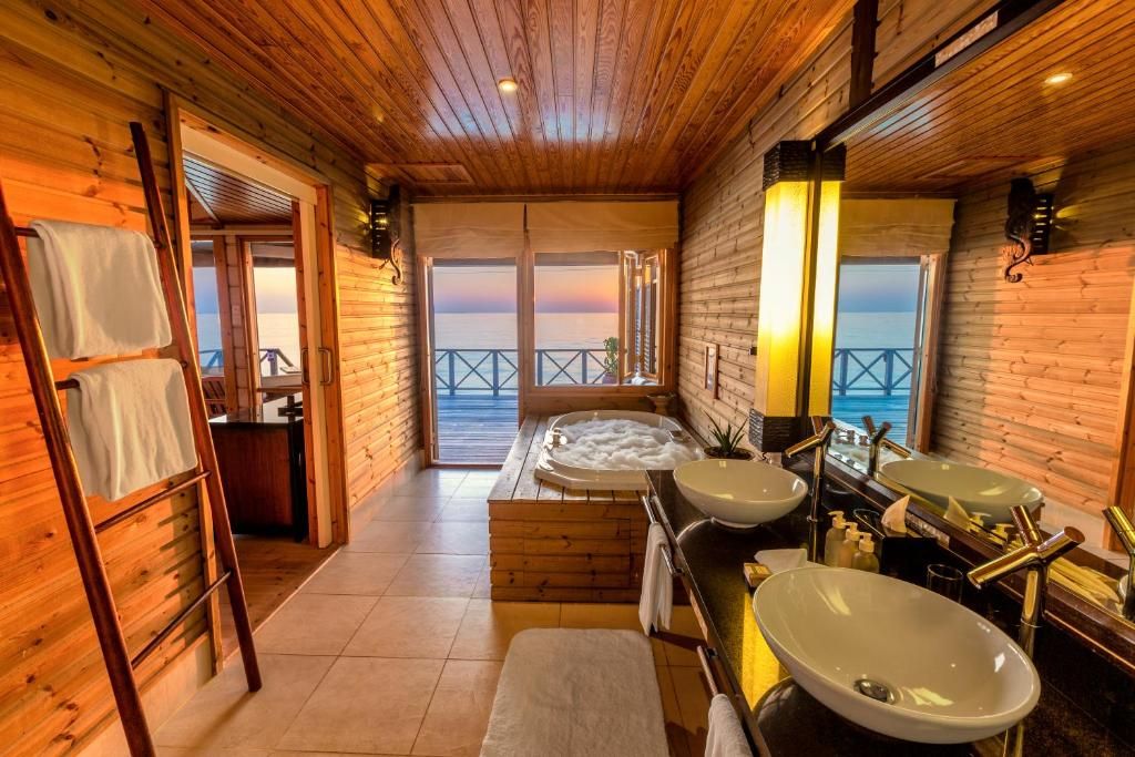 Komandoo Island Resort (Adults Only) фото 41