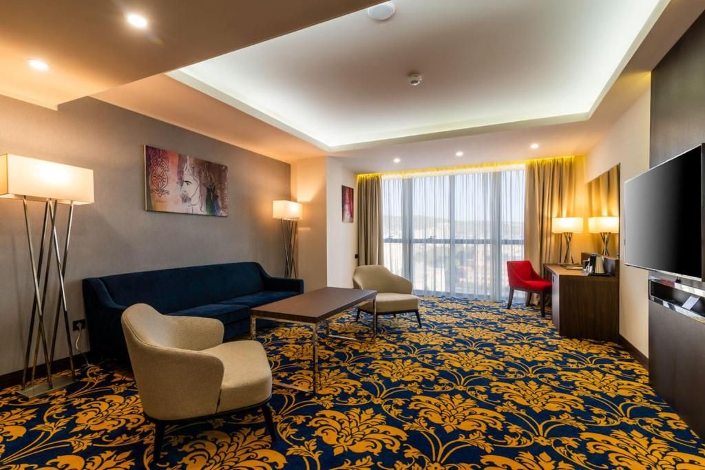 Ramada Hotel & Suites by Wyndham Yerevan фото 37