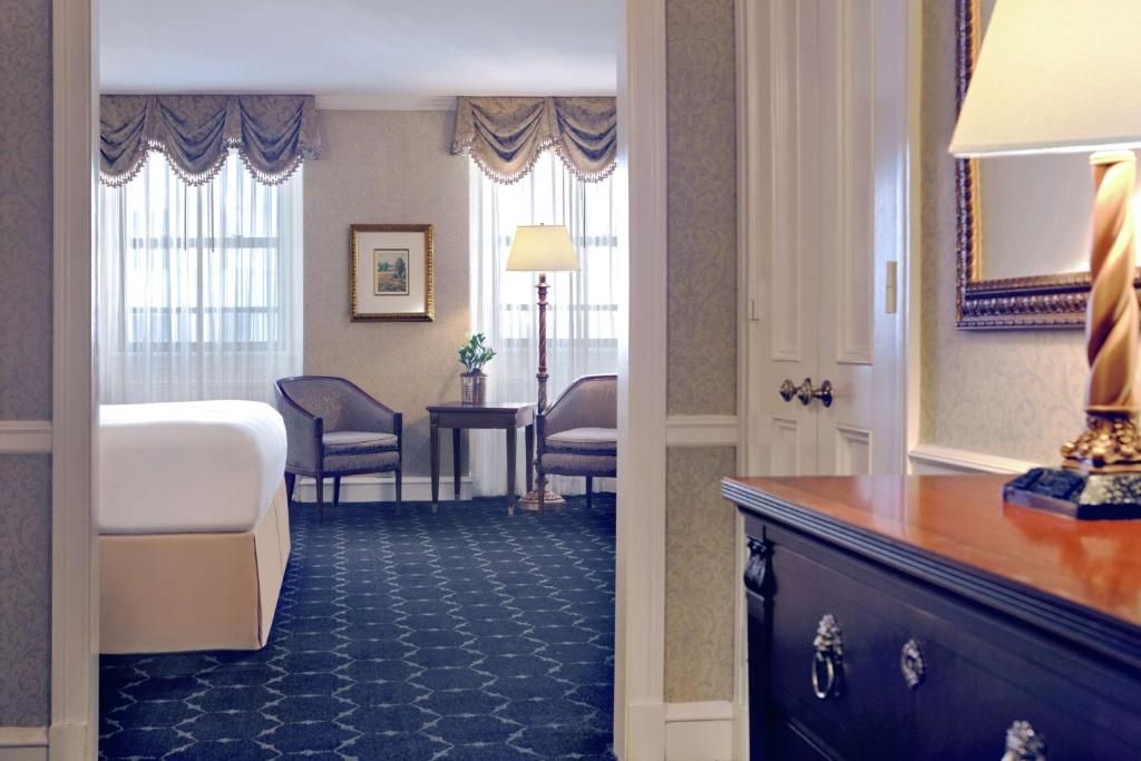 The Drake, A Hilton Hotel фото 14