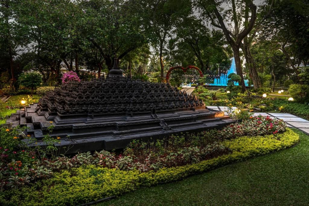 Hotel Borobudur Jakarta фото 46