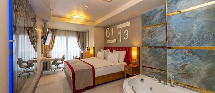 Фото отеля Ramada By Wyndham Istanbul Pera