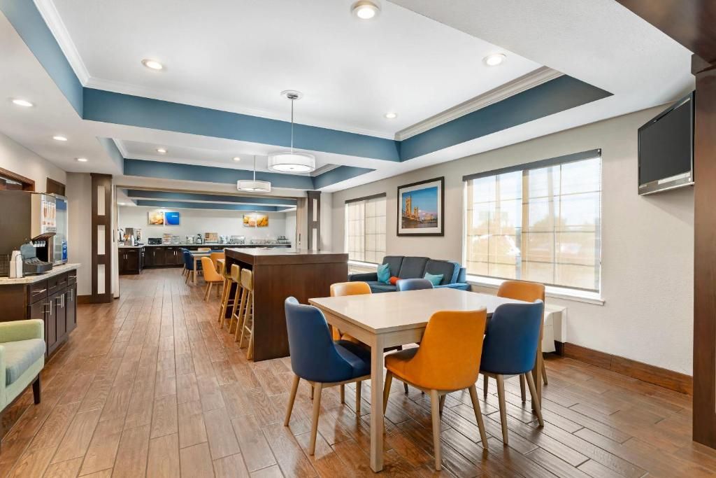 Comfort Inn & Suites Sacramento – University Area фото 11