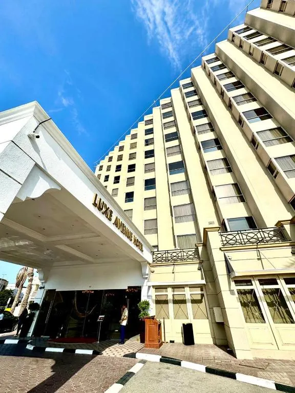 Luxe Avenue Hotel фото 0