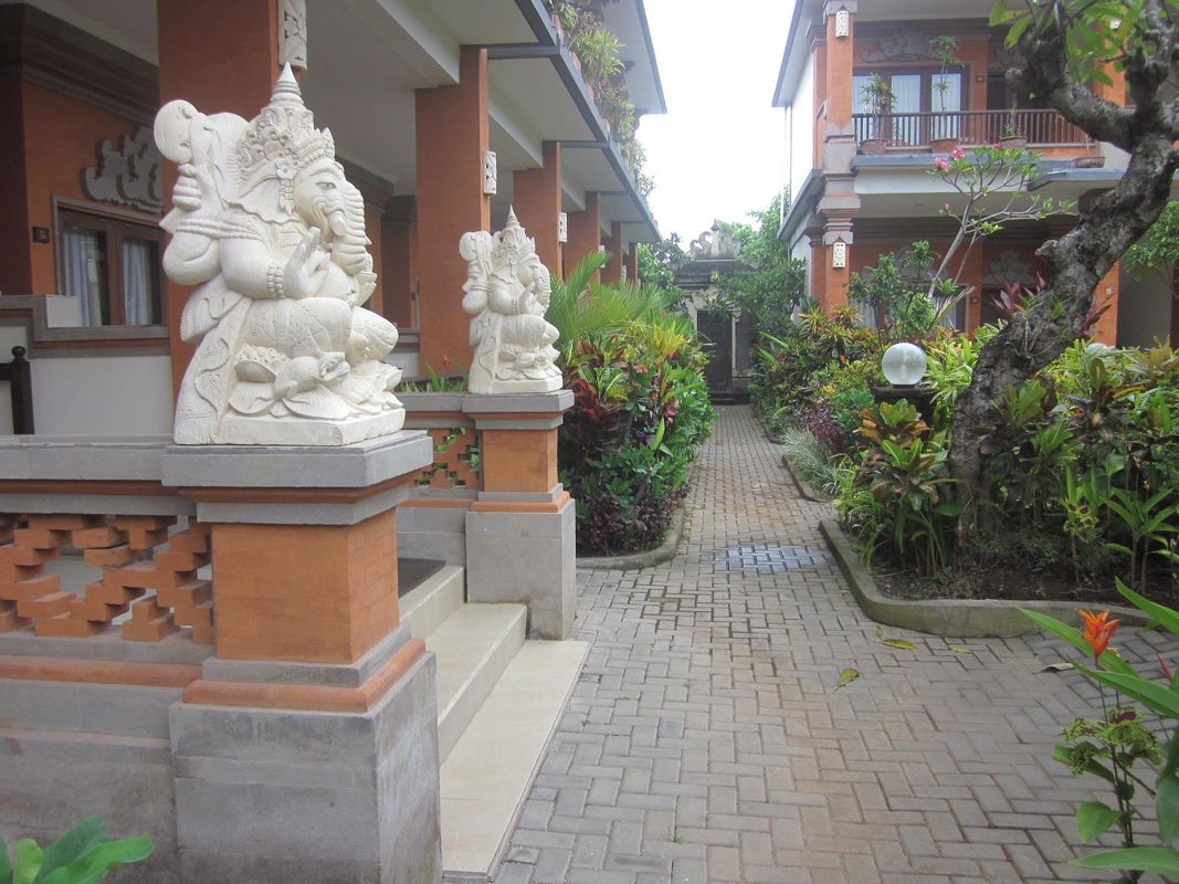 Swastika Bungalow фото 32