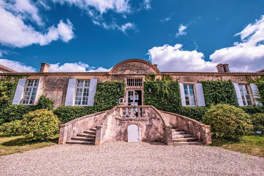 Hotel The Originals Relais du Château d'Arche фото 3