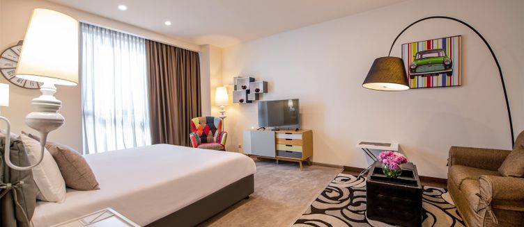 Фото отеля Opera Suite Hotel