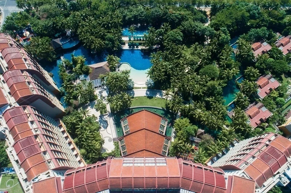 Pullman Oceanview Sanya Bay Resort & Spa фото 1