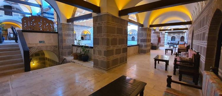 Фото отеля Cesme Kanuni Kervansaray Historical Hotel