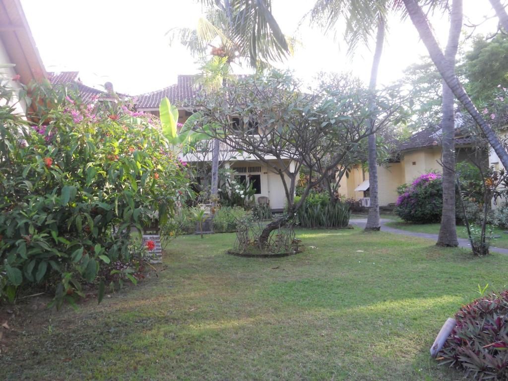 Bali Lovina Beach Cottage фото 11
