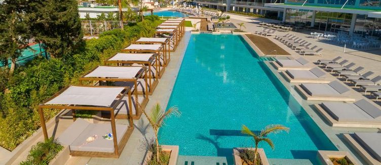 Фото отеля Chrysomare Beach Hotel & Resort